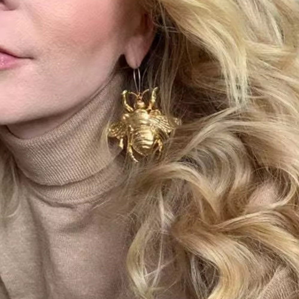 Gold Bee Dangle Earrings Unique Jewelry - Picture 3 of 11